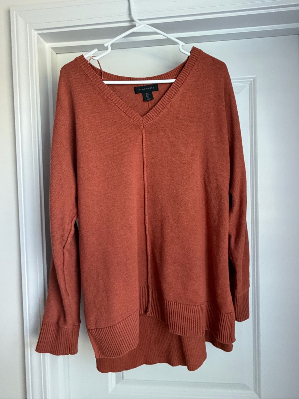 Tahari Rust V-Neck Lightweight Knit Sweater